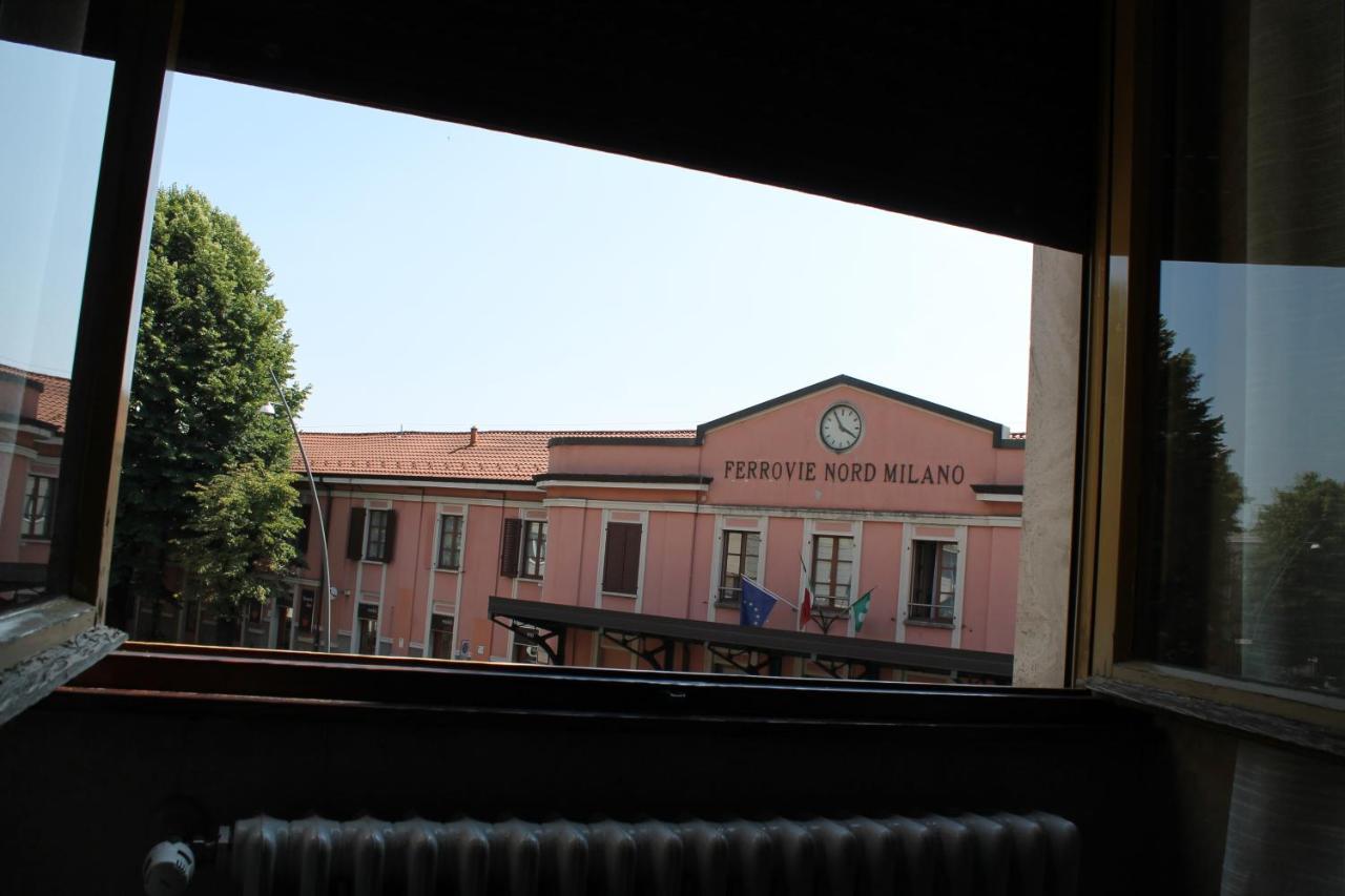 L'Appartamento Della Stazione Di Saronno Esterno foto