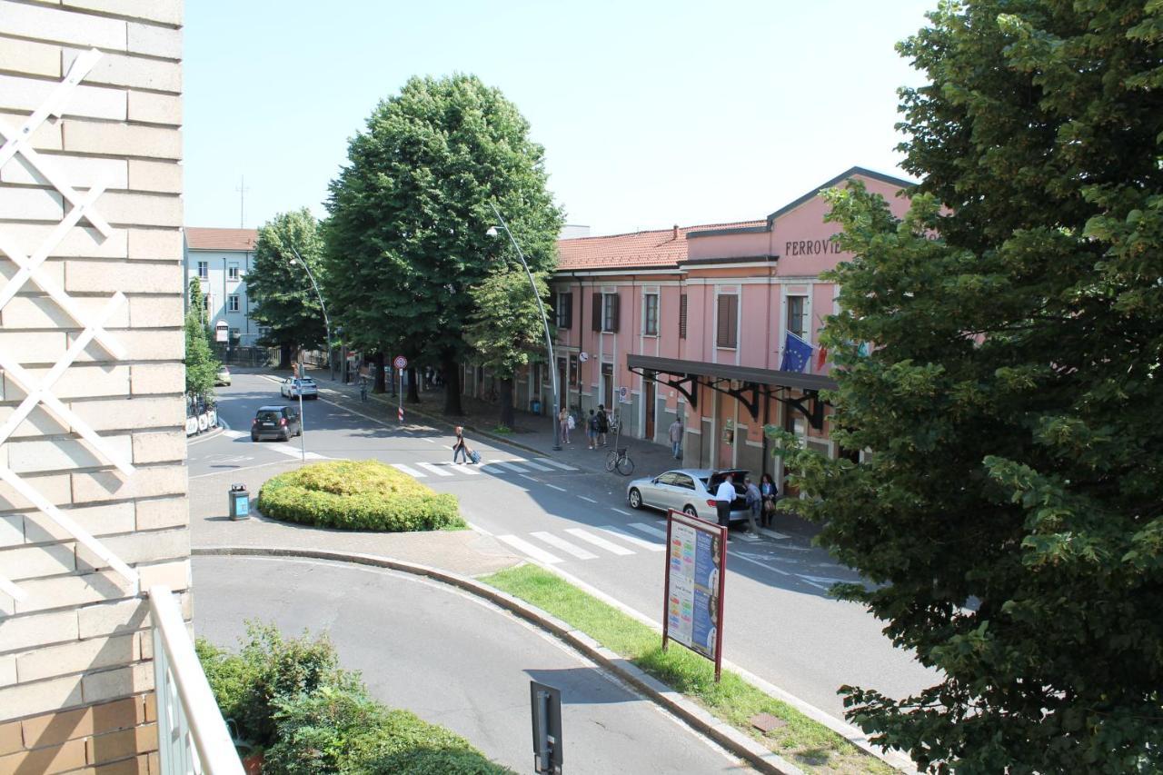 L'Appartamento Della Stazione Di Saronno Esterno foto