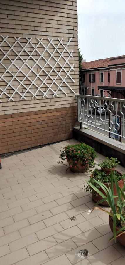 L'Appartamento Della Stazione Di Saronno Esterno foto