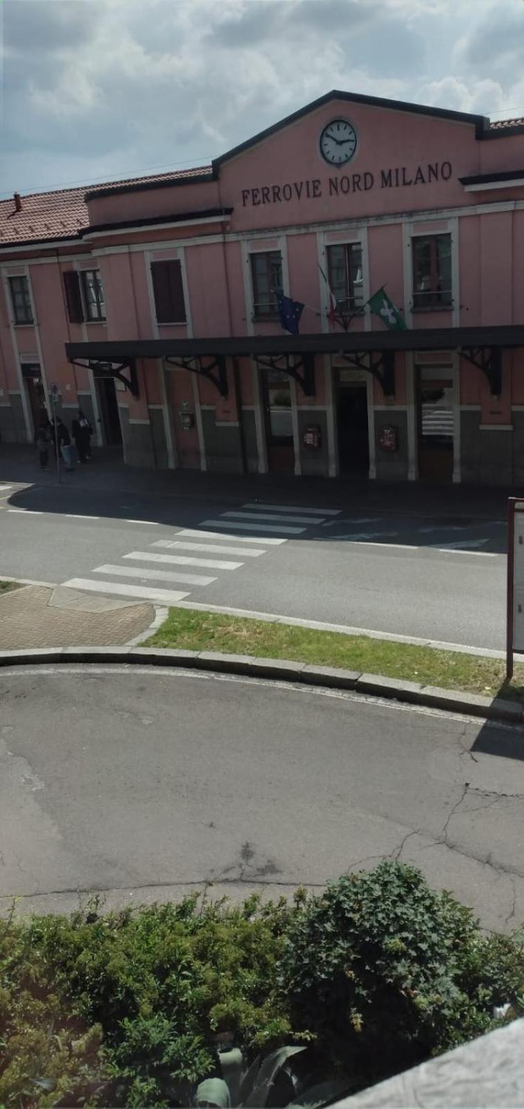 L'Appartamento Della Stazione Di Saronno Esterno foto